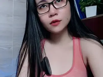 Bee_zzzz webcam model stream image