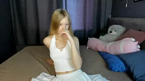Asya_Almost webcam model stream image