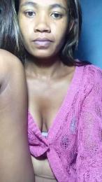 Lollymah webcam model stream image