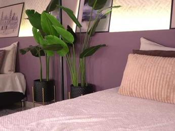 IzzyWild webcam model stream image