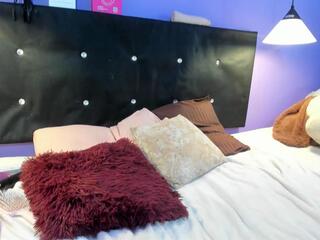 Kiara Velvet webcam model stream image