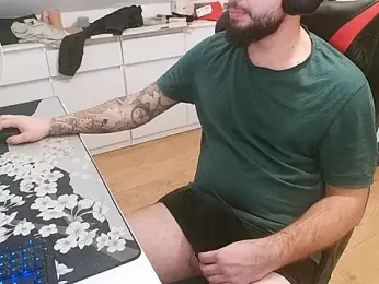 YoyoKcam webcam stripchat model stream image