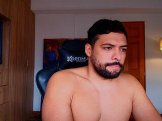 Jerome V webcam model stream image