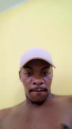 Yurilins23cm__ webcam model stream image