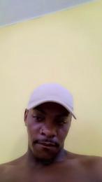 Yurilins23cm__ webcam model stream image