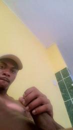 Yurilins23cm__ webcam model stream image