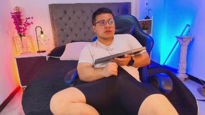 ThiiagoSaenz webcam model stream image