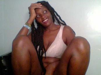 Chocolate-saucy webcam bongacams model stream image