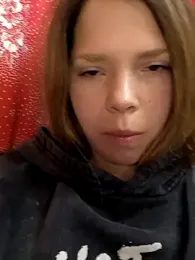 Zuli_Kiska webcam model stream image