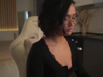 leoramallis webcam model stream image