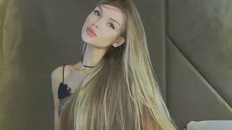 MarilynNova webcam stripchat model stream image