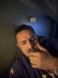 wolfbucker webcam model stream image