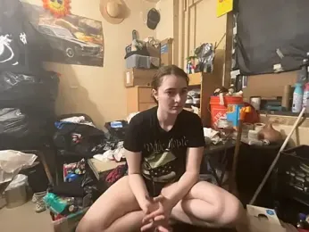 Snowbunnycake_131 webcam model stream image