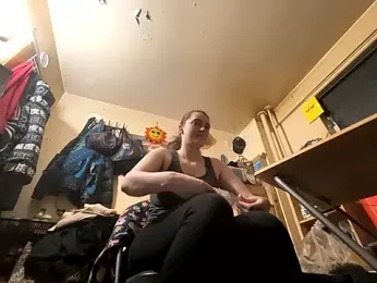 Snowbunnycake_131 webcam model stream image