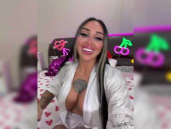 Cristalkate webcam bongacams model stream image