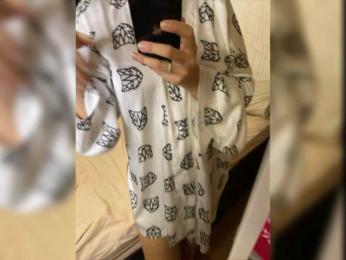 KissMe2 webcam model stream image