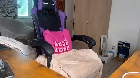 Caliiie-of webcam stripchat model stream image