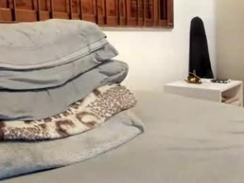 moderdelier webcam model stream image