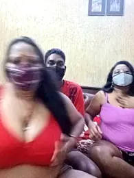 LoveOnStream webcam model stream image