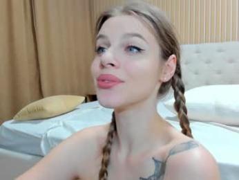 mila_polly_and_forester webcam model stream image