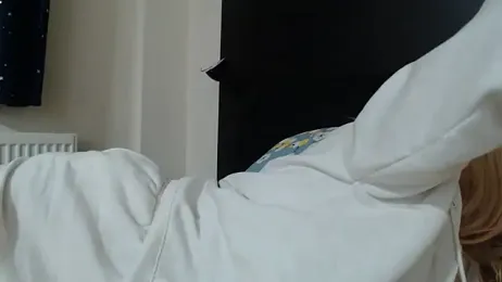 _karolynesyera_ webcam model stream image