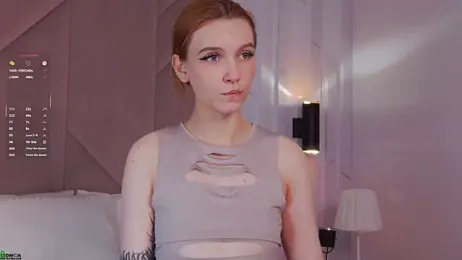 SaraHearts webcam model stream image