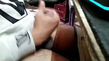 growing20yo webcam model stream image