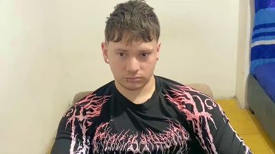 Eskolhandsome webcam model stream image