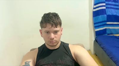 Eskolhandsome webcam model stream image