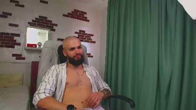 OscarWills webcam model stream image