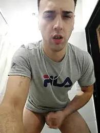 Agusss_2000 webcam model stream image