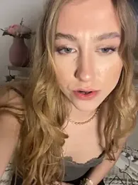 romyxxs webcam model stream image