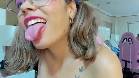 TaraaHot webcam model stream image