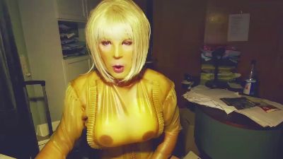 RubberCousin webcam model stream image