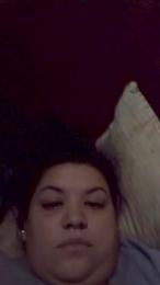 Luzz21 webcam model stream image