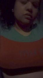 Luzz21 webcam model stream image