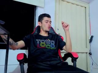 Kelvis Estrada webcam model stream image