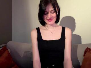 Alessandra Ledlow webcam model stream image