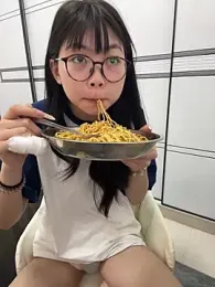 RaTnT webcam model stream image