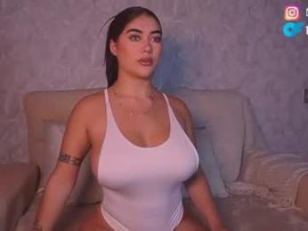maquiii webcam model stream image
