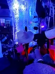 gurlnips webcam model stream image