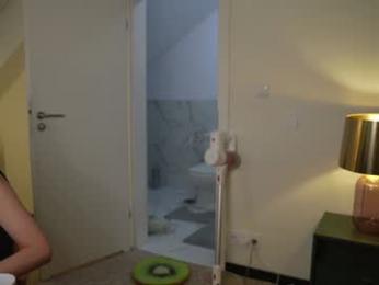 kira0541 webcam model stream image