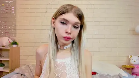 Blondy_Fina webcam stripchat model stream image