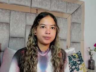 dulcelyra webcam model stream image