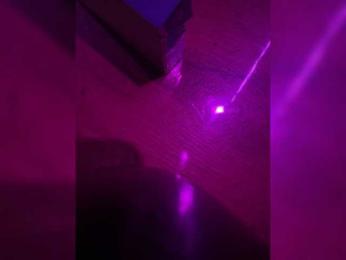 Ariel-la webcam model stream image