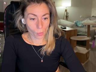 aliceevan webcam model stream image
