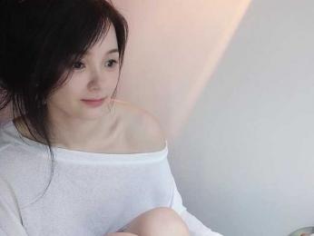 -July- webcam model stream image