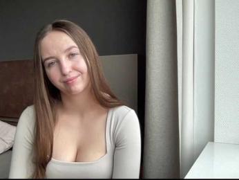 CharlotteNatural webcam model stream image