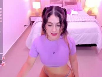 leah_greyy webcam model stream image
