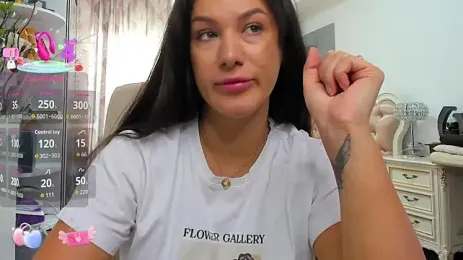 HotXMom_ webcam model stream image